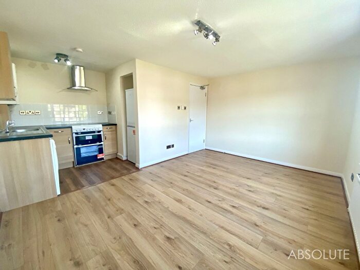 1 Bedroom Flat To Rent In Bradley Lane, Newton Abbot, TQ12