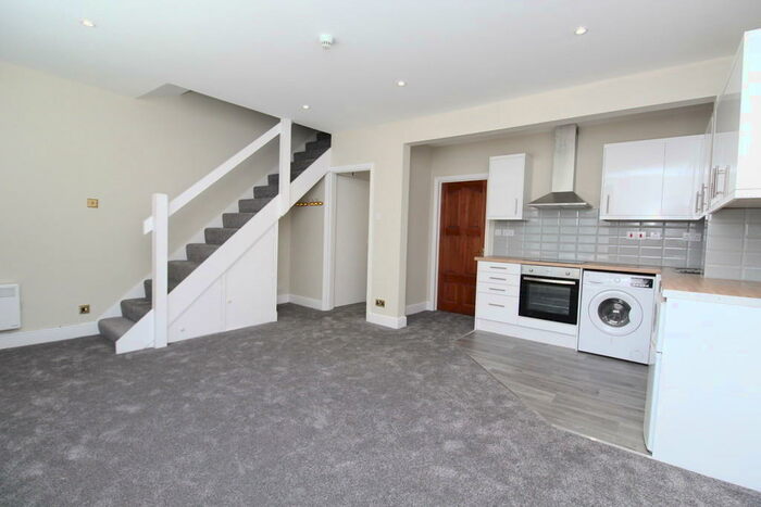 2 Bedroom Apartment To Rent In The Green, North Chingford, E4