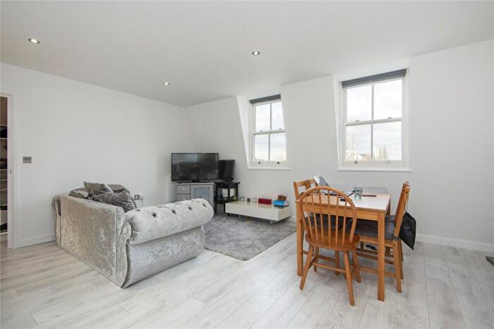 1 Bedroom Flat To Rent In Honeyhill House, Byron Street, E14