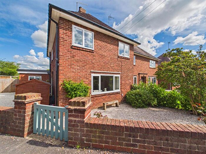 3 Bedroom Semi Detached House For Sale In Meadow Vale, Duffield, Belper, Derbyshire, DE56