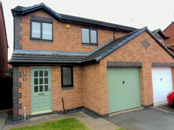 3 Bedroom Semi-Detached House To Rent In Torrance Close, Branston, Burton-On-Trent, DE14
