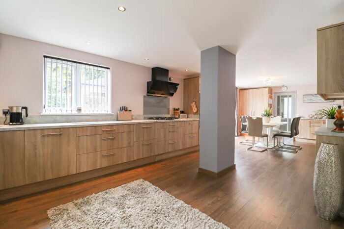 4 Bedroom Semi-Detached House For Sale In Point Cottages, King's Lynn, Norfolk, PE30