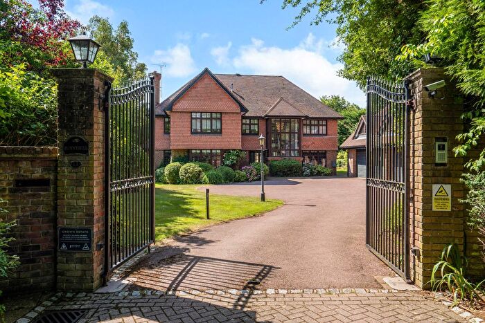 5 Bedroom Property To Rent In Torland Drive, Leatherhead, Surrey, KT22
