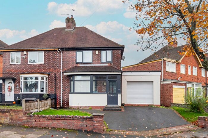 3 Bedroom Semi Detached House For Sale In Gracemere Crescent, Birmingham, West Midlands, B28