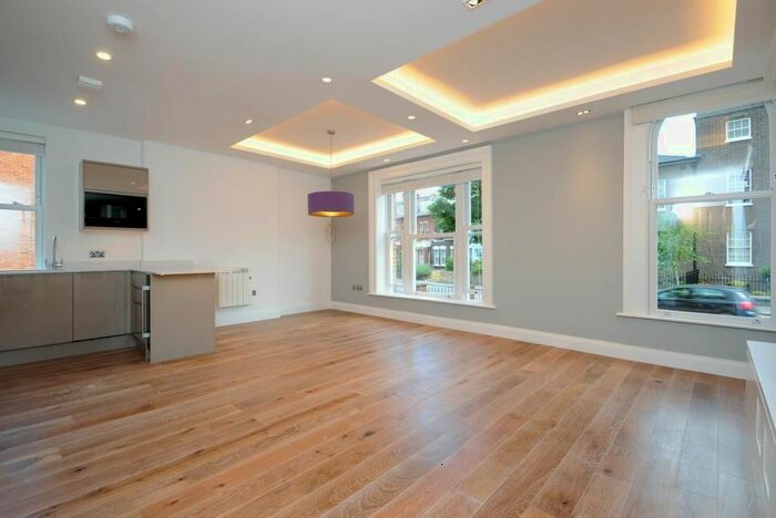 1 Bedroom Flat To Rent In Richmond, Surrey, TW9