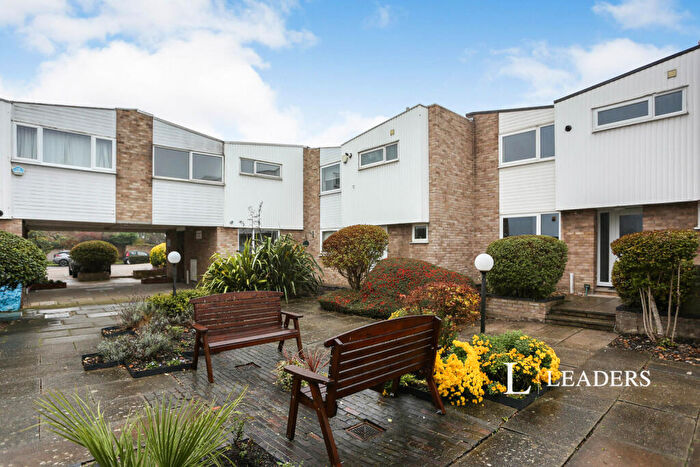 4 Bedroom House To Rent In Astor Court, Ham View, CR0