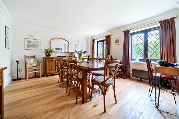 5 Bedroom Detached House For Sale In Tudor Close, Pulborough, W Sussex, RH20