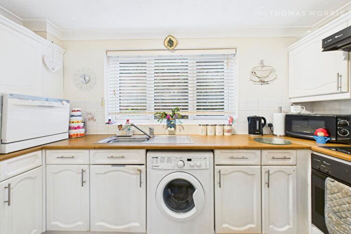 1 Bedroom Retirement Property For Sale In Back Street, Biggleswade, Bedfordshire, SG18 - Photo 2