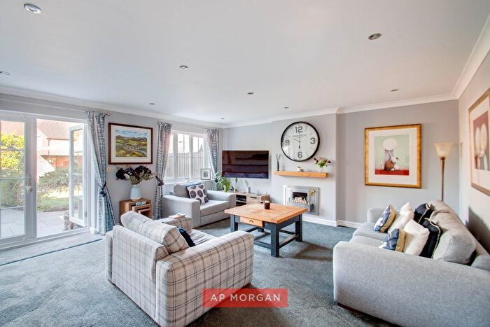 4 Bedroom Terraced House For Sale In Tilehouse Green Lane, Knowle, Solihull, West Midlands, B93