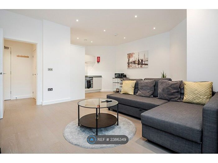 1 Bedroom Flat To Rent In Ziggurat House, St Albans, AL1
