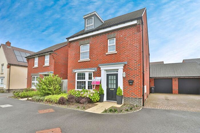 4 Bedroom Detached House For Sale In Provence Drive, Bearwood, Bournemouth, BH11