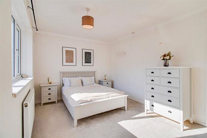 2 Bedroom Semi-Detached House For Sale In Kettlethorpe Road, Wakefield, WF2