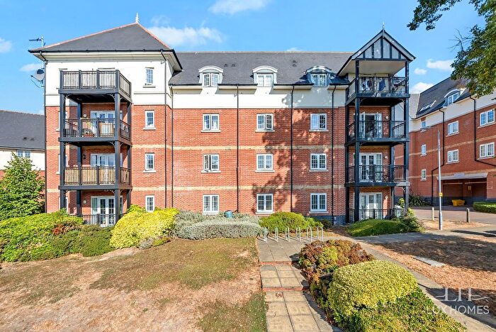2 Bedroom Flat For Sale In Edmund Rice House, Brentwood, CM14