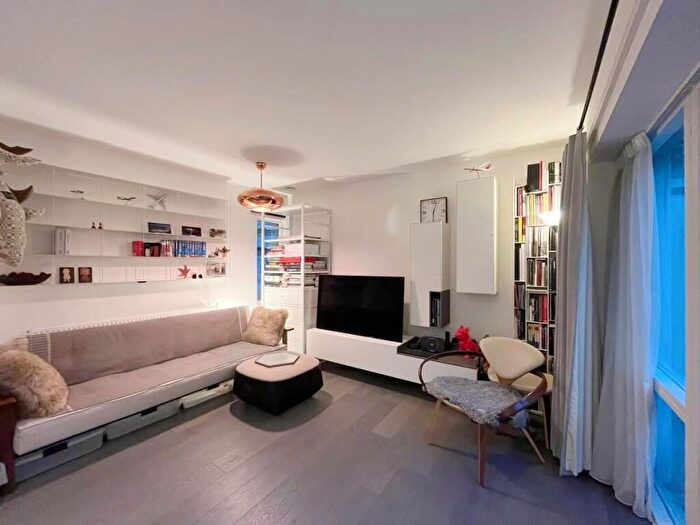 1 Bedroom House To Rent In Brunswick Close Estate, EC1V