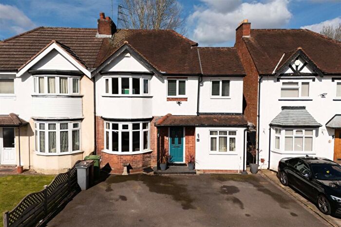 4 Bedroom Semi-Detached House For Sale In Hazeloak Road, Shirley, Solihull, B90