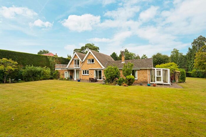 4 Bedroom Detached House For Sale In Burwood Road, Hersham, Walton-on-Thames, Surrey, KT12