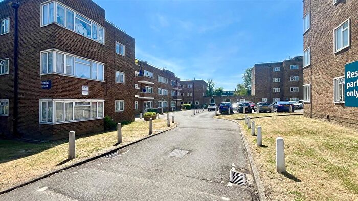 4 Bedroom Flat To Rent In Gap Road, London, SW19