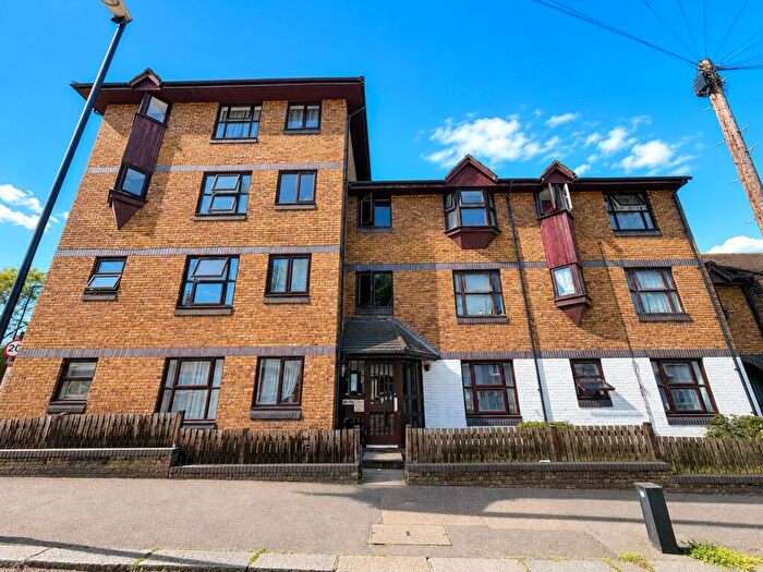 2 Bedroom Flat For Sale In Courthill Road, London, SE13