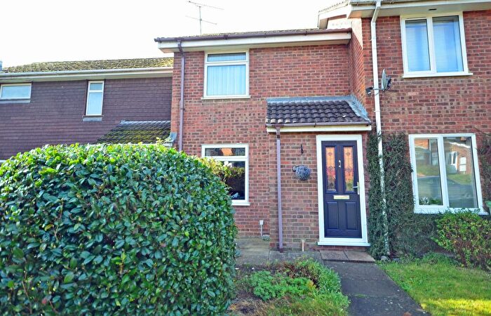 2 Bedroom Terraced House For Sale In Buckingham Way, Frimley, GU16