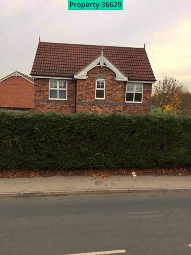 3 Bedroom Detached House To Rent In Ascot Gardens, Leeds, LS10