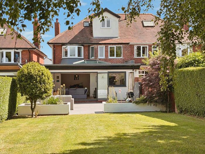 5 Bedroom Semi-Detached House For Sale In Davenport Avenue, Hessle, HU13