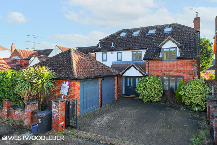 5 Bedroom Detached House To Rent In Derby Road, Hoddesdon, EN11