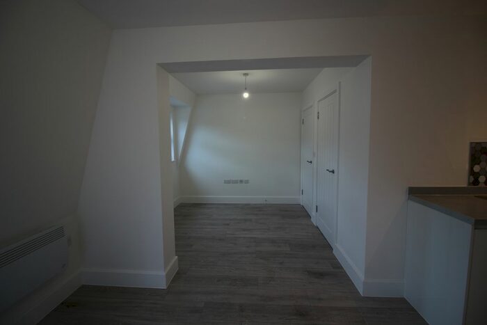 1 Bedroom Flat To Rent In Postway Mews, Ilford, IG1