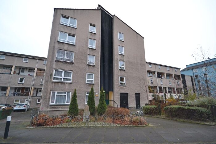 1 Bedroom Flat To Rent In Viewcraig Gardens, Edinburgh, EH8