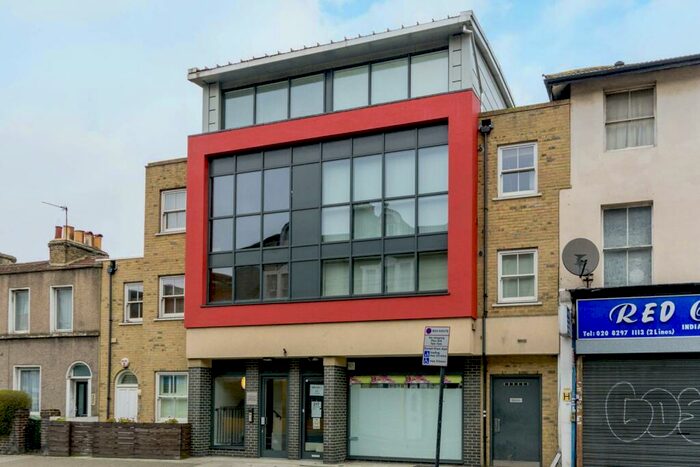 2 Bedroom Flat To Rent In Lee High Road, Hither Green, London, SE13