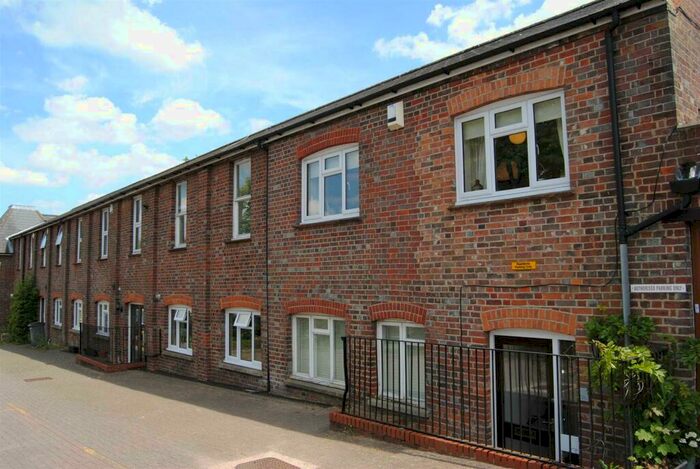 2 Bedroom Apartment To Rent In Brewhouse Hill, Wheathampstead, AL4