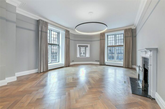 4 Bedroom Flat To Rent In Wyndham House, Sloane Square, London, SW1W