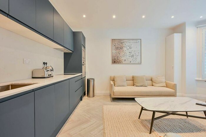 1 Bedroom Flat To Rent In Grove Park Gardens, Grove Park, London, W4