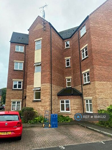 2 Bedroom Flat To Rent In Maple House, Redditch, B98