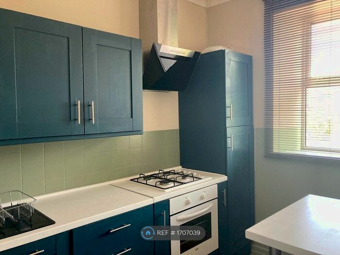 2 Bedroom Flat To Rent In Stafford Road, Weston-Super-Mare, BS23