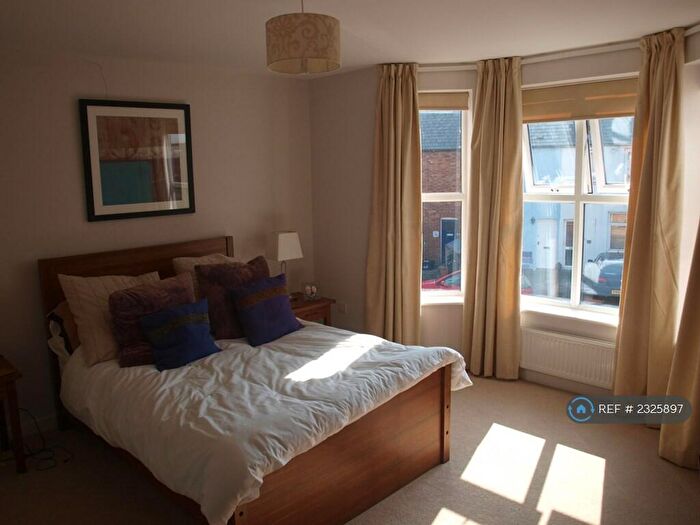 2 Bedroom Flat To Rent In Temple Heights, Oxford, OX4