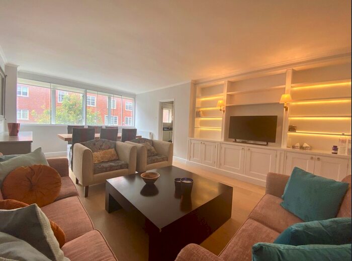 2 Bedroom Flat To Rent In Lower Sloane Street, Chelsea, SW1W