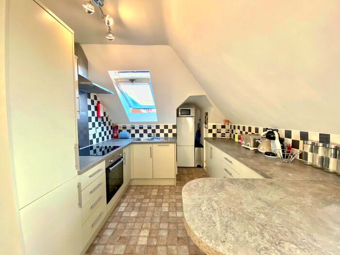 1 Bedroom Flat To Rent In St. Catherines Road, SO18