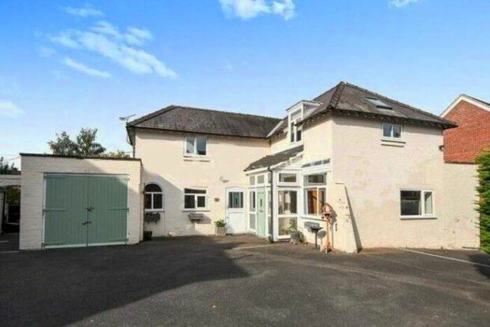 4 Bedroom Detached House To Rent In Newark Road, Lincoln, LN6