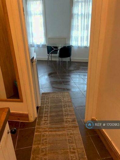 Studio To Rent In Willenhall Road, London, SE18