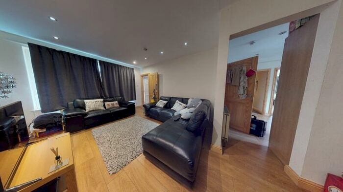 5 Bedroom Semi-Detached House To Rent In Estcourt Terrace, Headingley, Leeds, LS6