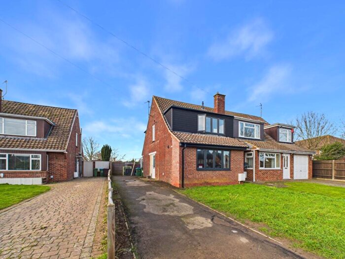 3 Bedroom Semi Detached House For Sale In Willis Road, Haddenham, HP17