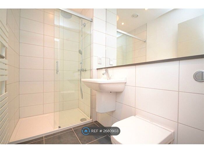 2 Bedroom Flat To Rent In Old Lodge Place, Twickenham, TW1