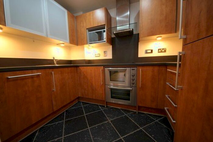 2 Bedroom Flat To Rent In Royal Quarter, Kingston Upon Thames, KT2