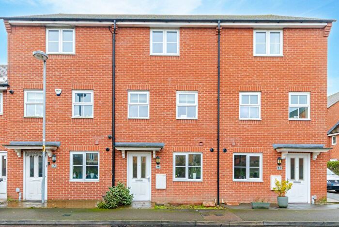 4 Bedroom Terraced House For Sale In Dodd Road, Watford, WD24