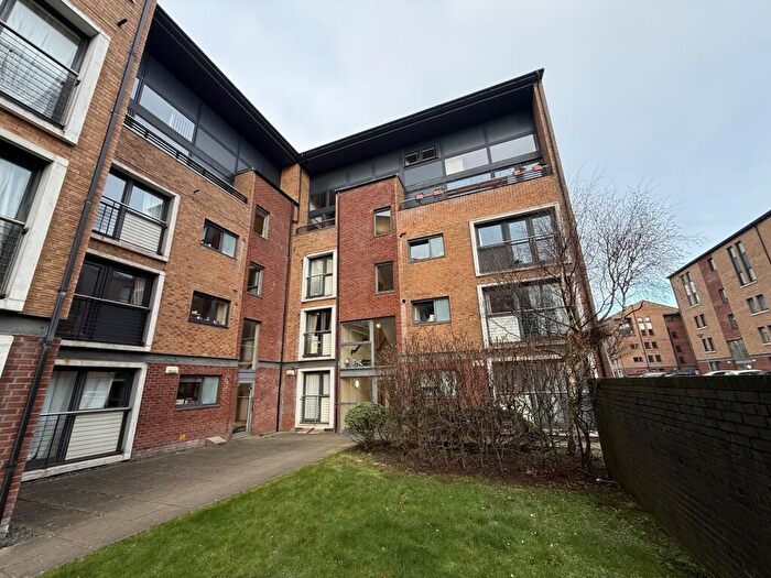 2 Bedroom Flat To Rent In Minerva Way, Finnieston, G3