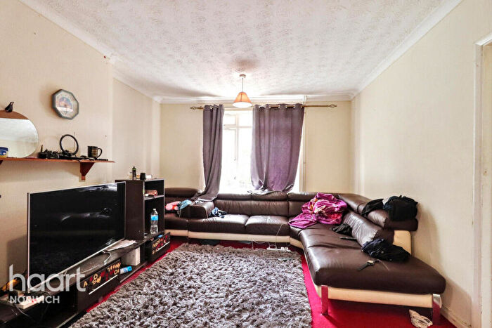 3 Bedroom Semi-Detached House For Sale In Waterloo Road, Norwich, NR3