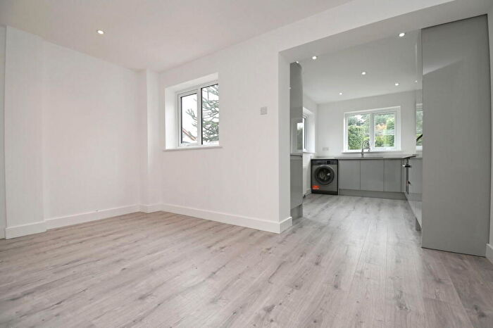3 Bedroom Semi-Detached House For Sale In Park Lane, Great Houghton, Barnsley, S72
