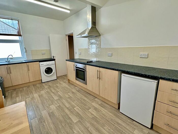 1 Bedroom Flat To Rent In Flat Above Abbeydale Road Sheffield, S7