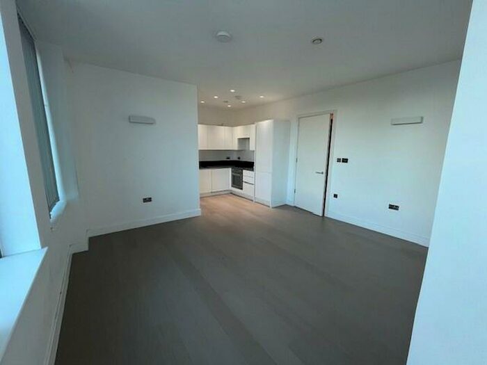 1 Bedroom Apartment To Rent In Berkshire Ct, RG24