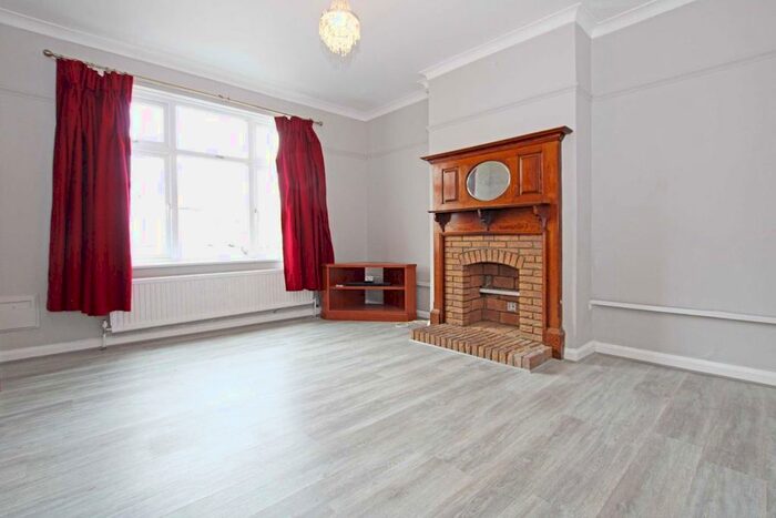3 Bedroom Property To Rent In Shenley Road, Heston, Hounslow, TW5